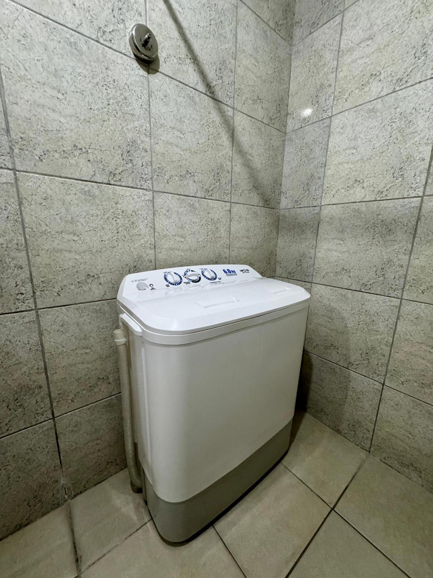 Ama Tower Residences, 8Th Flr, Near Dmw And Sm Megamall Mandaluyong Eksteriør bilde